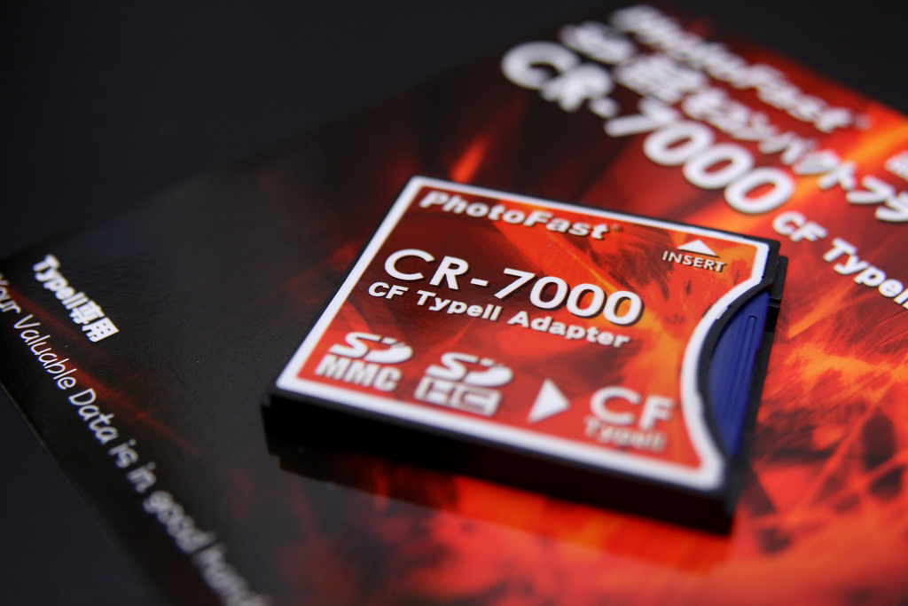 PhotoFast CR-7000 SD 轉 CF 卡